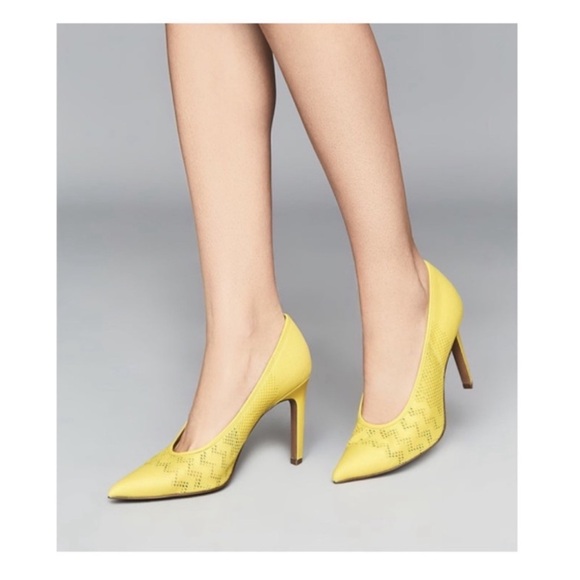 New! REISS “Zena” Mesh Leather Court Shoes Pumps in Parakeet Yellow - Picture 2 of 11